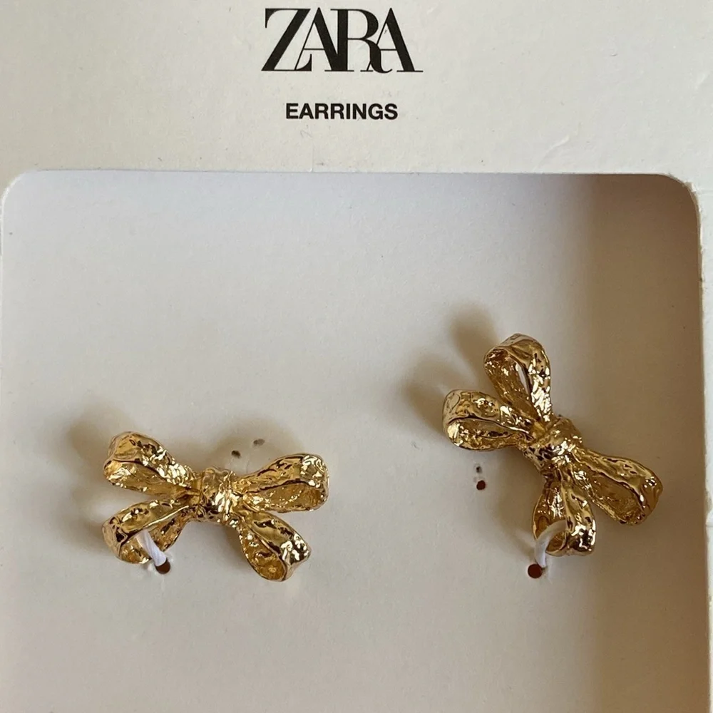 NWT. Zara Golden Bow-Shaped Metal Earrings with Texture Detail.